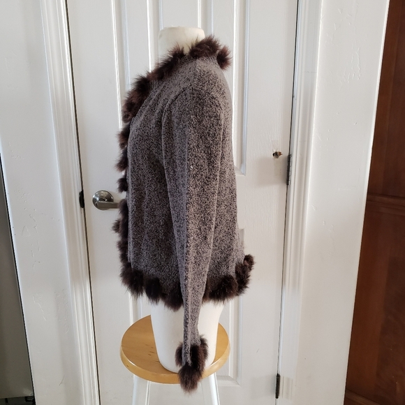 Seriously Twisted New Zealand Gray Lambswool Knit with Possom Fur Cardig… - Picture 2 of 7